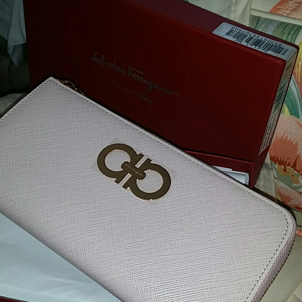 Salvatore Ferragamo Macaron wallet